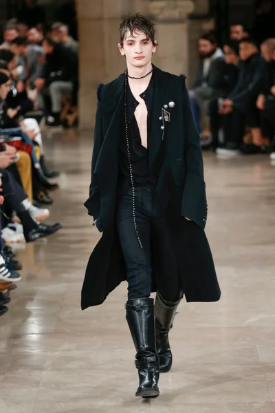 Look 39